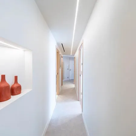 Ref 2005 Center For Rent