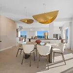 Ref 2005 Center For Rent *