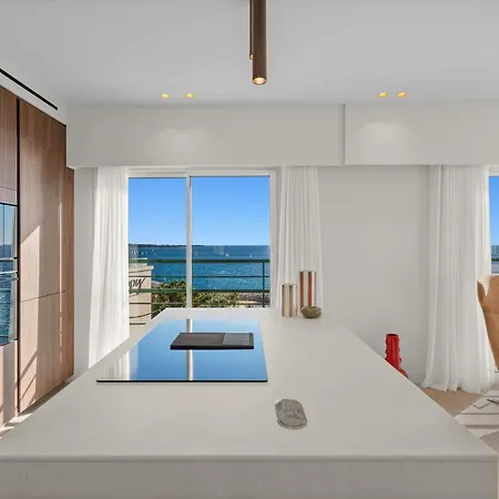 Ref 2005 Center For Rent *