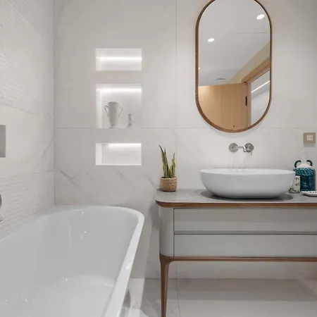 Ref 2005 Center For Rent *