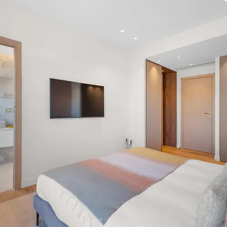 Ref 2005 Center For Rent