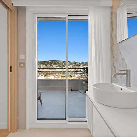 Ref 2005 Center For Rent *